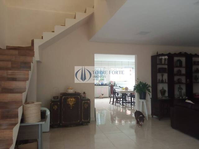 Casa para Venda em Santana de Parnaíba - 5