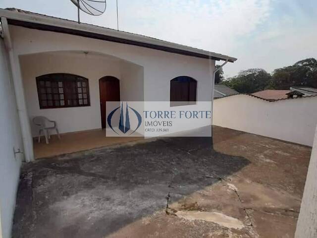 #8390 - Casa para Venda em Arujá - SP - 2