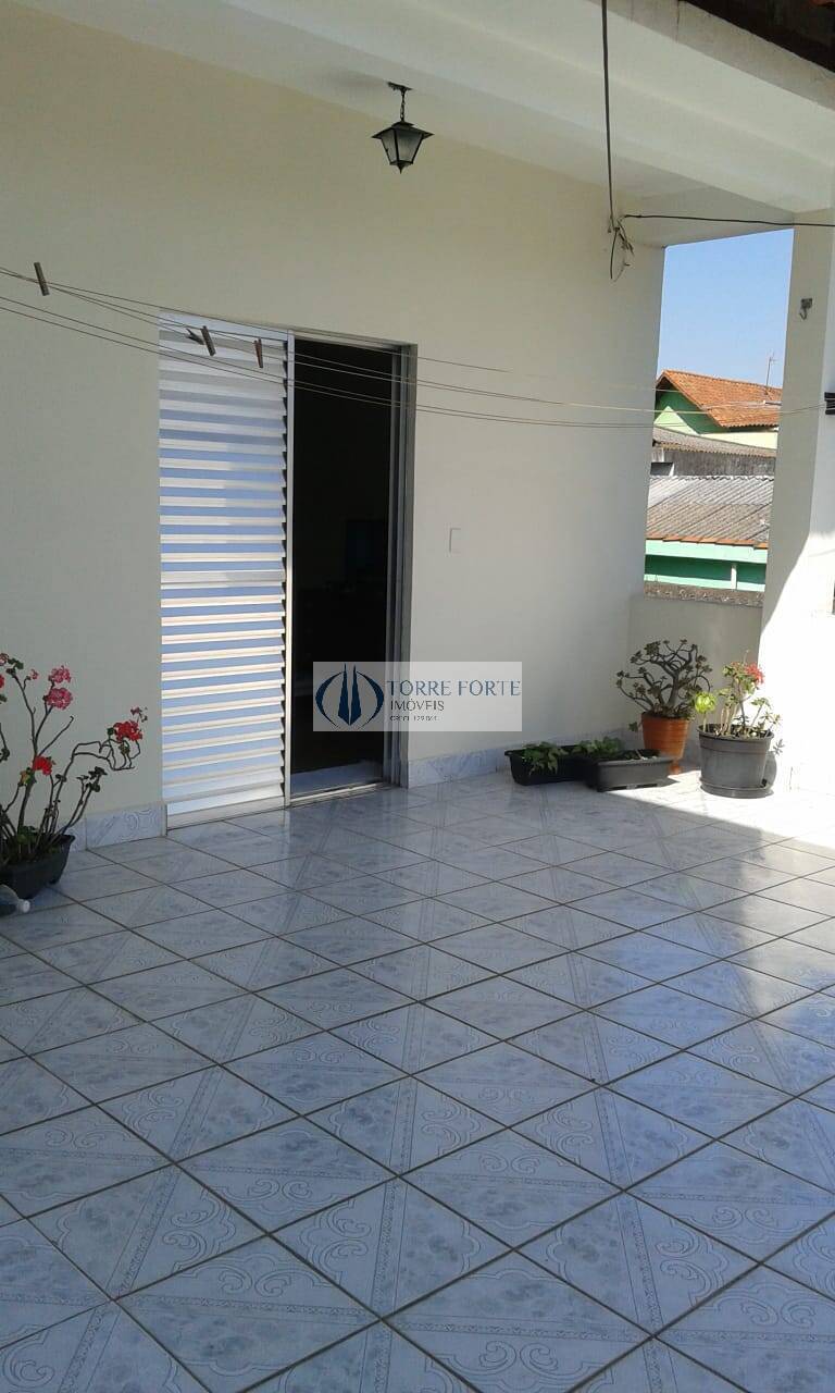 Sobrado à venda com 3 quartos, 180m² - Foto 1