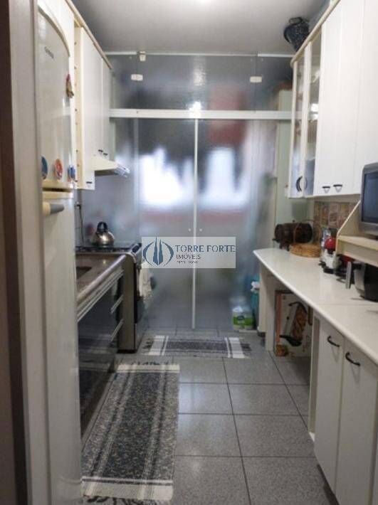 Apartamento à venda com 2 quartos, 58m² - Foto 18