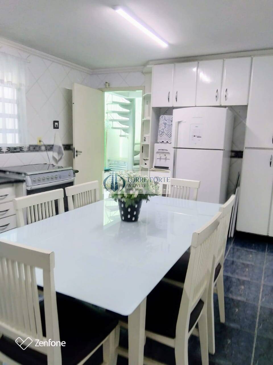 Casa à venda com 3 quartos, 194m² - Foto 12