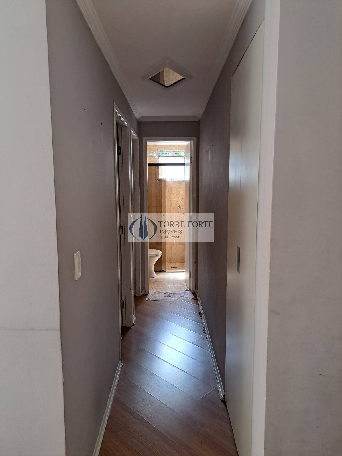 Apartamento à venda com 2 quartos, 42m² - Foto 2