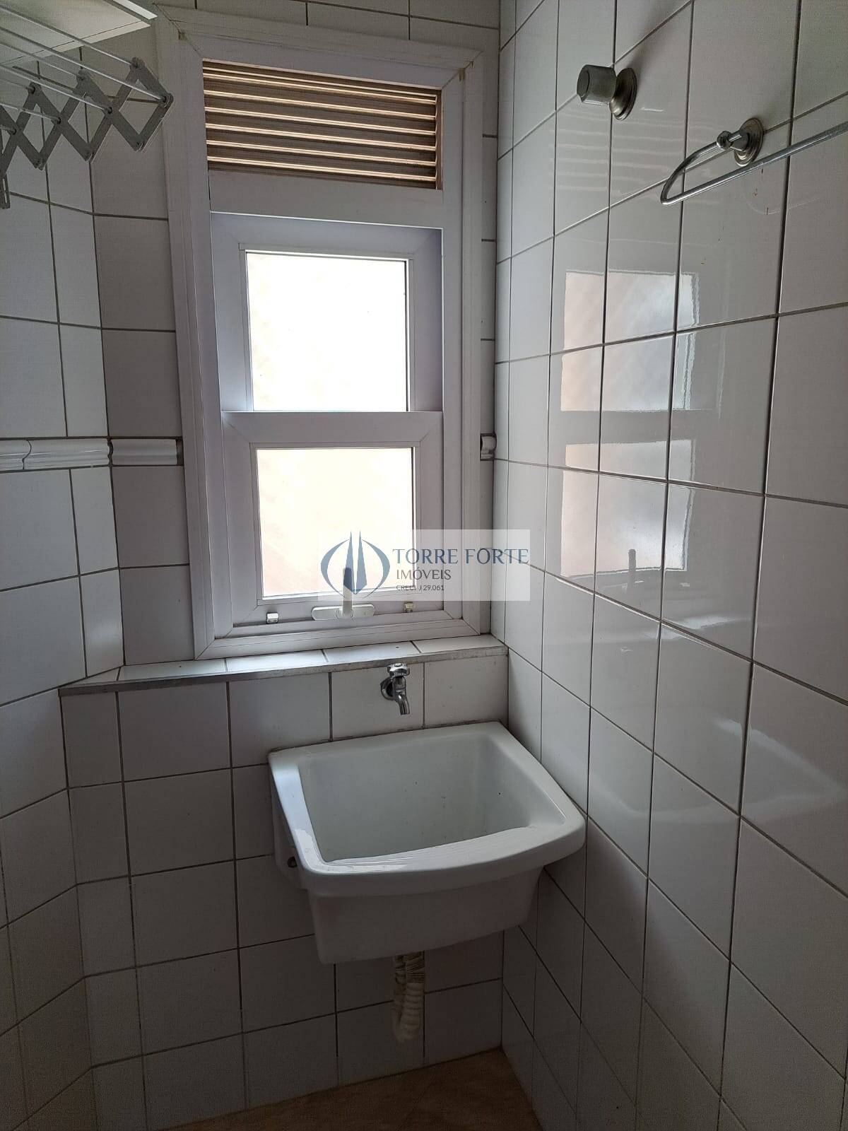 Apartamento à venda com 2 quartos, 42m² - Foto 13