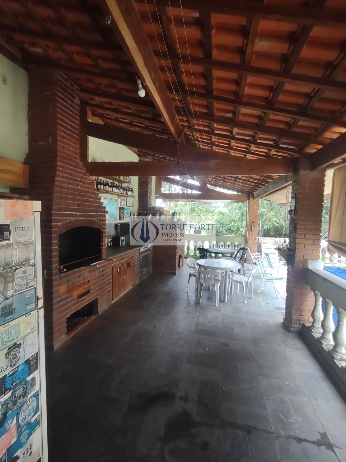 Casa à venda com 2 quartos, 300m² - Foto 8