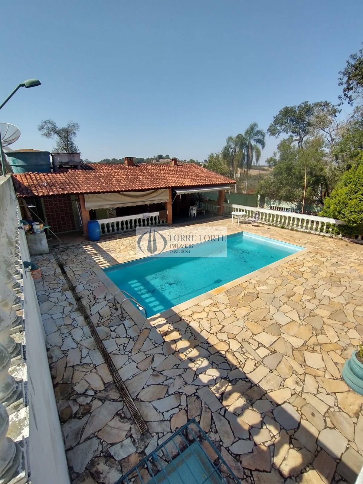 Casa à venda com 2 quartos, 300m² - Foto 2