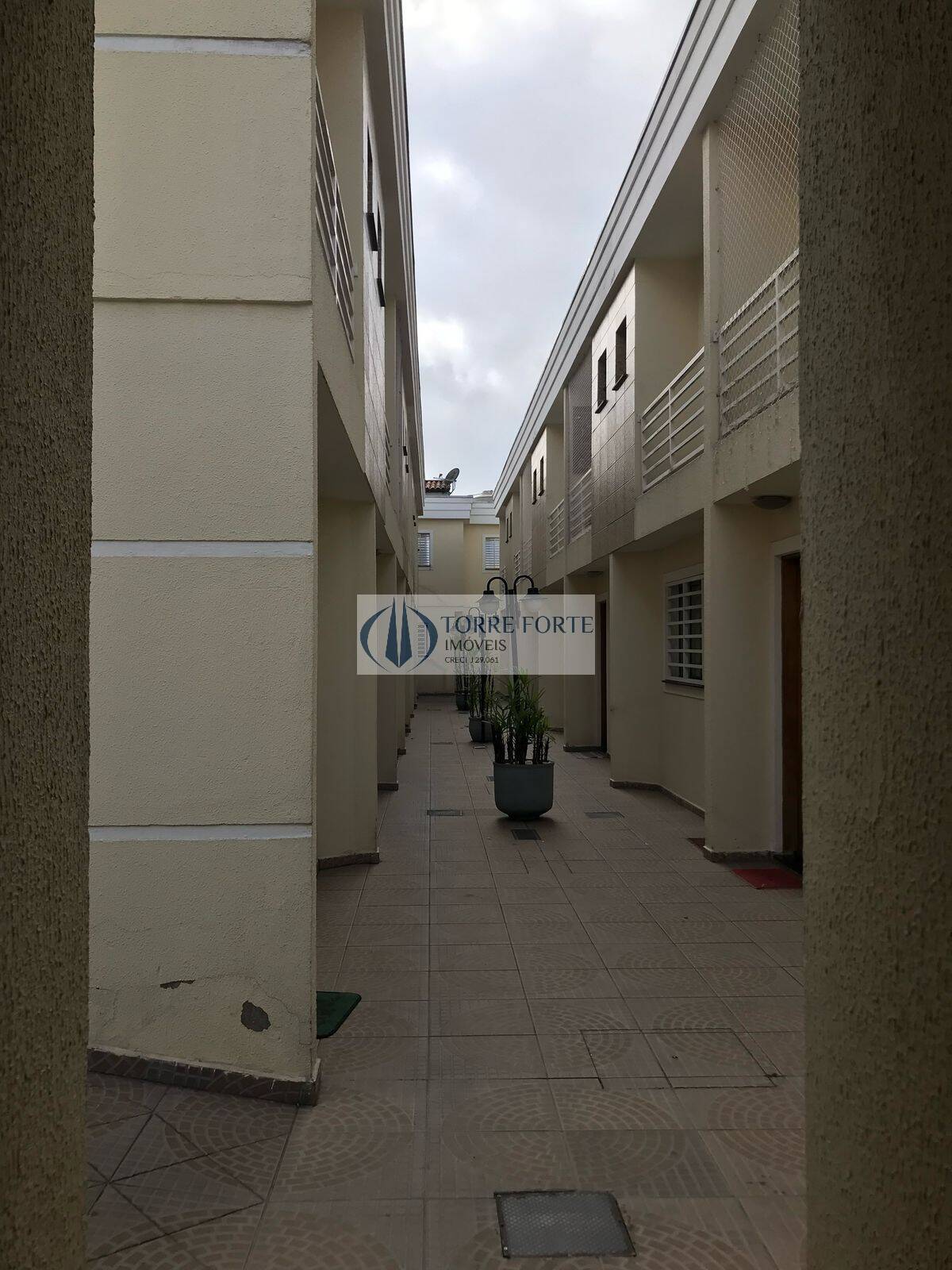 Casa à venda com 2 quartos, 62m² - Foto 5