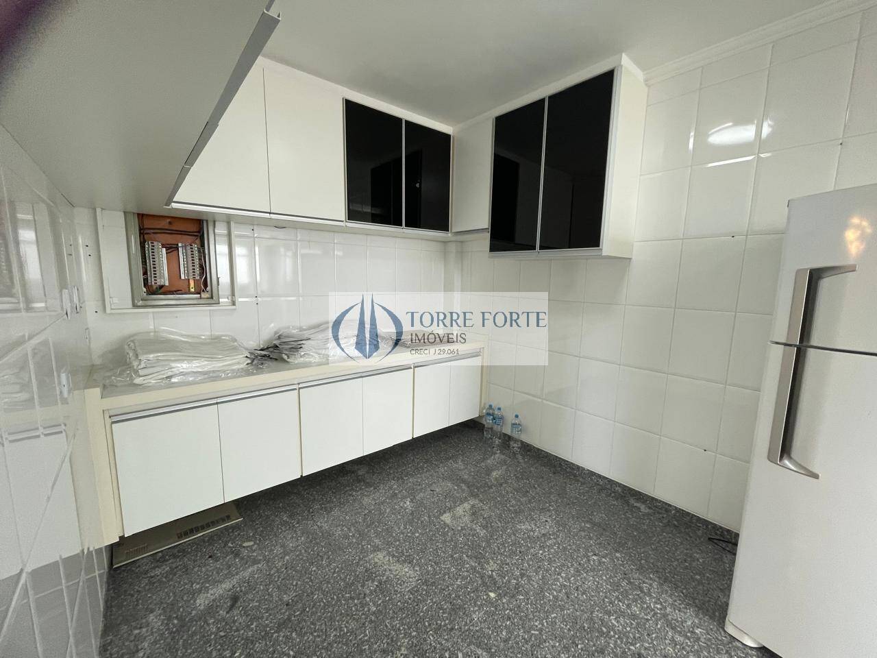 Apartamento à venda e aluguel com 4 quartos, 150m² - Foto 9