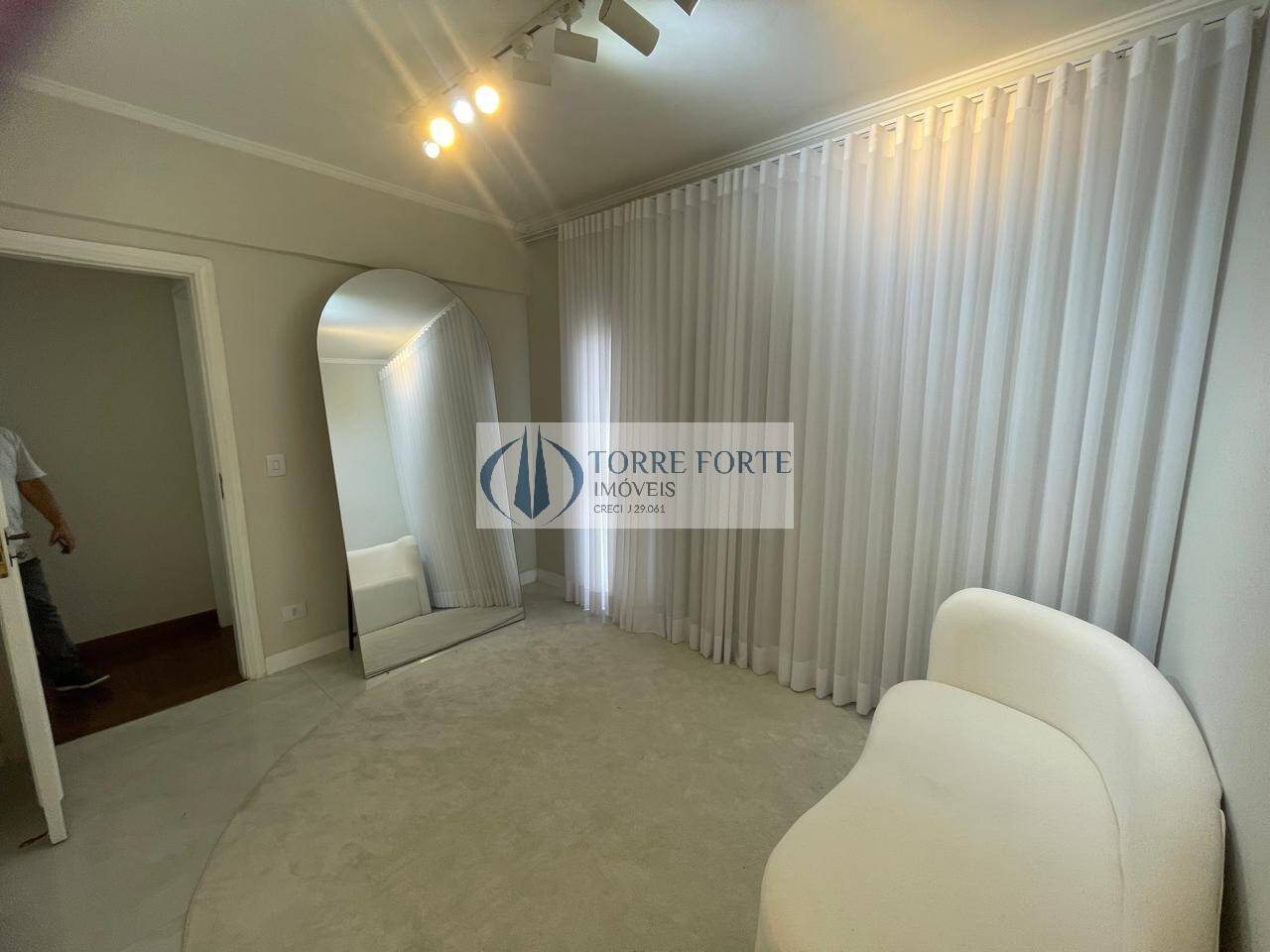 Apartamento à venda e aluguel com 4 quartos, 150m² - Foto 32