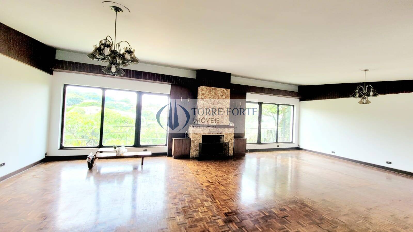 Casa para alugar com 7 quartos, 500m² - Foto 2