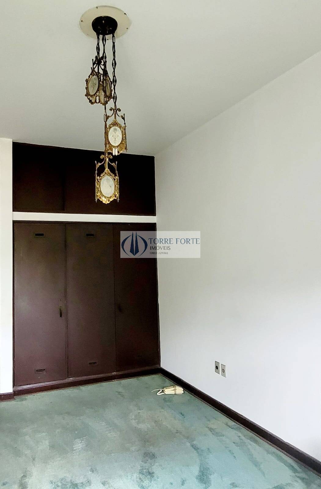 Casa para alugar com 7 quartos, 500m² - Foto 8