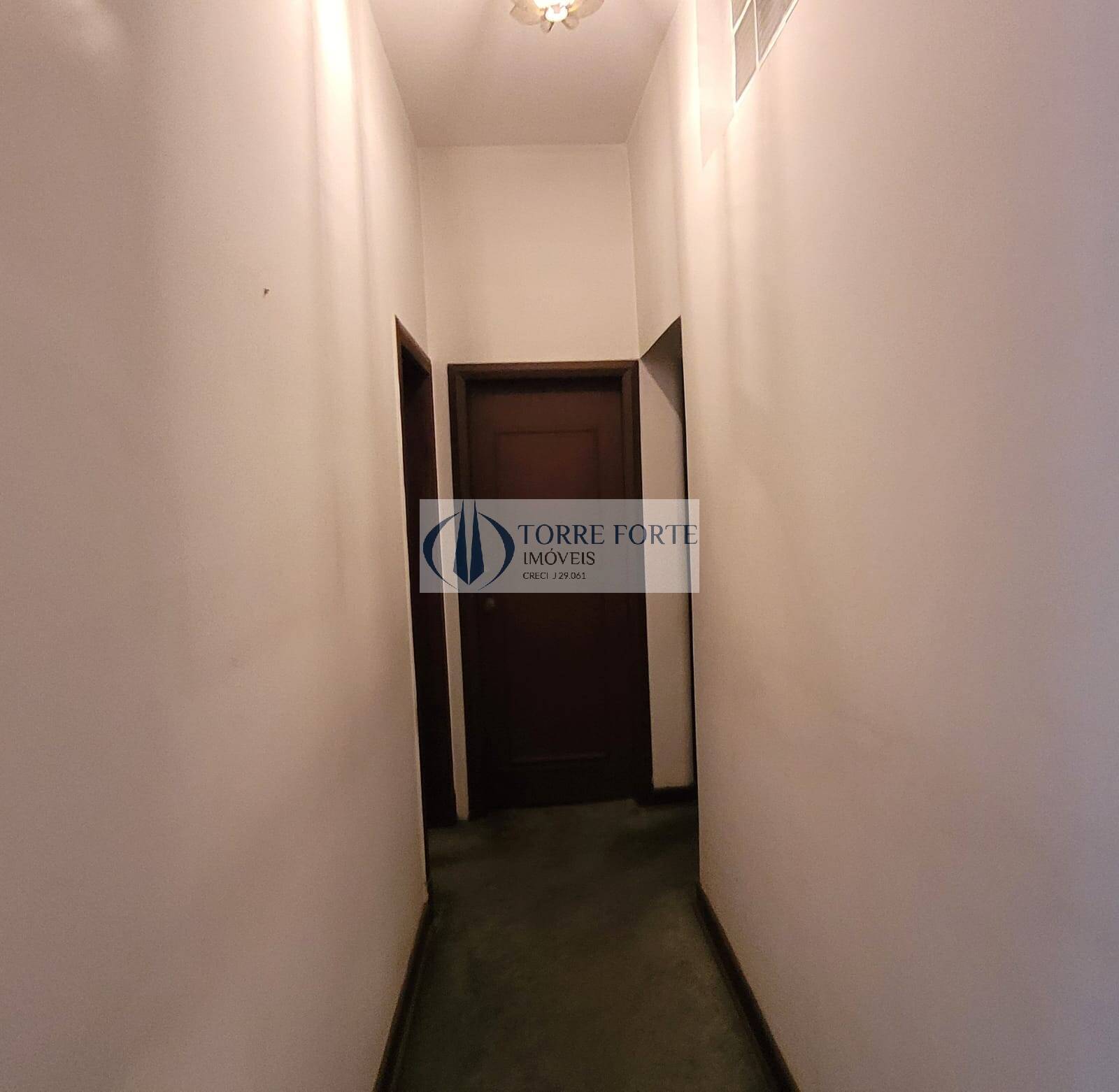 Casa para alugar com 7 quartos, 500m² - Foto 11