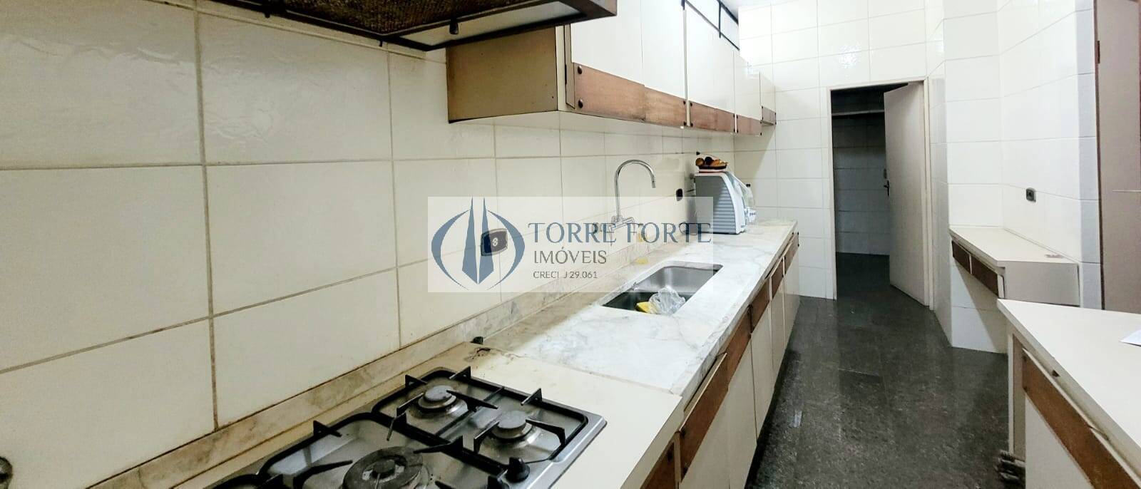 Casa para alugar com 7 quartos, 500m² - Foto 14
