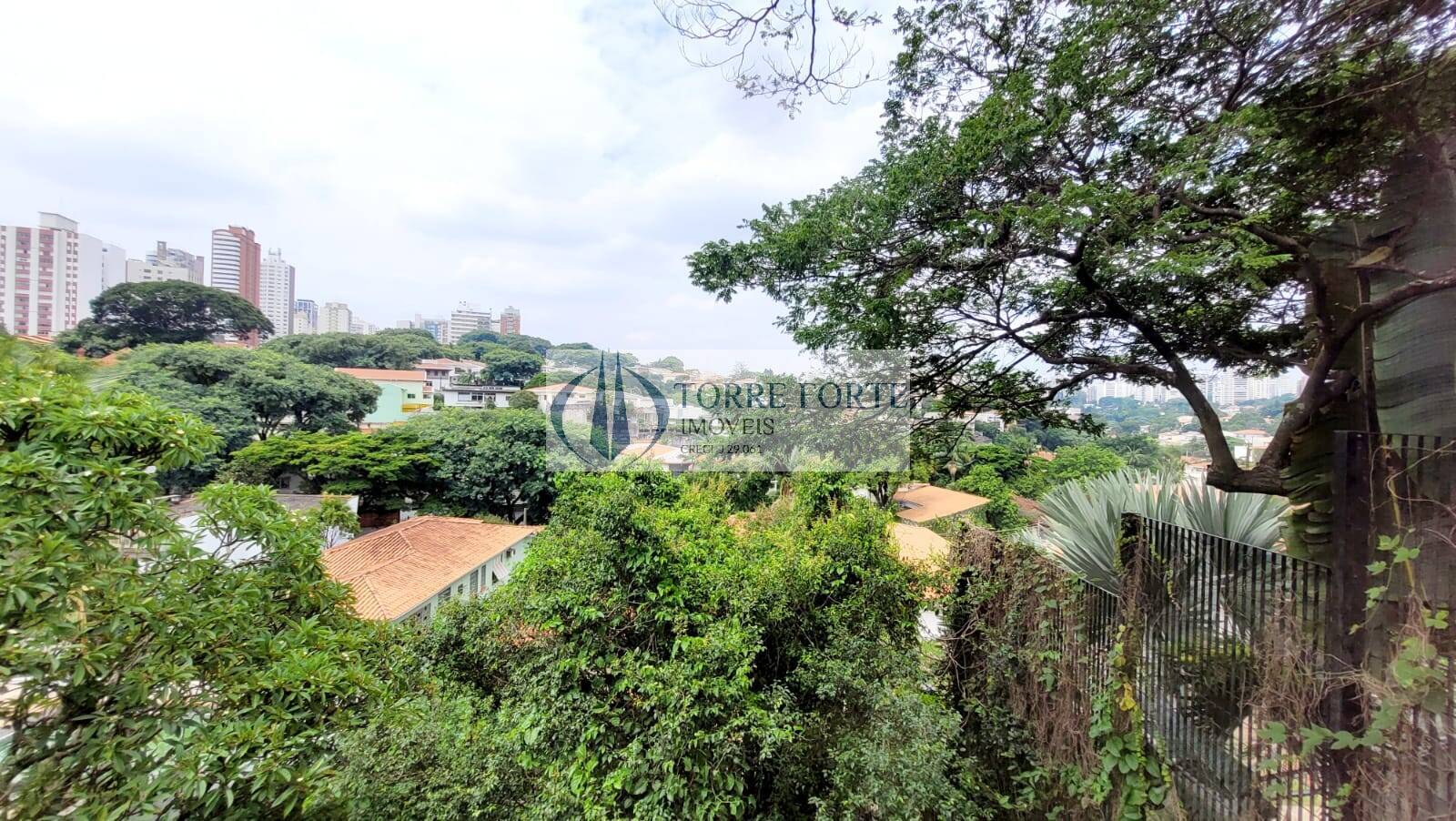 Casa para alugar com 7 quartos, 500m² - Foto 15