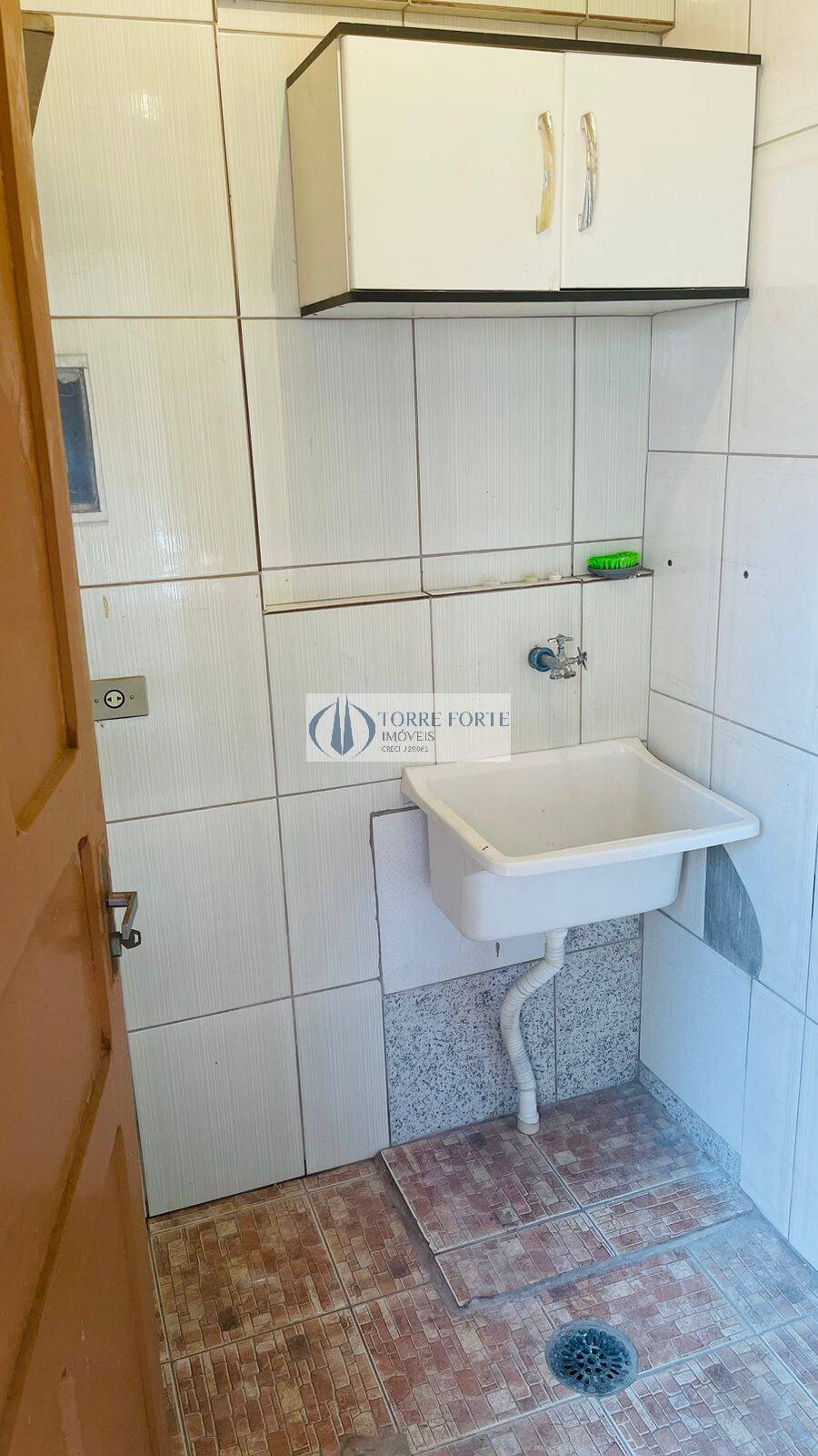 Casa para alugar com 5 quartos, 200m² - Foto 2