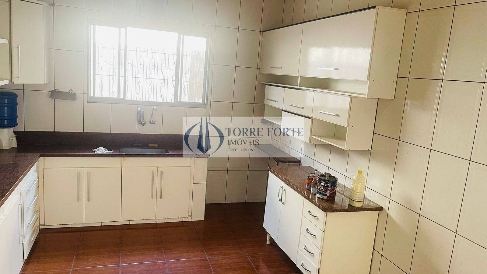 Casa para alugar com 5 quartos, 200m² - Foto 6