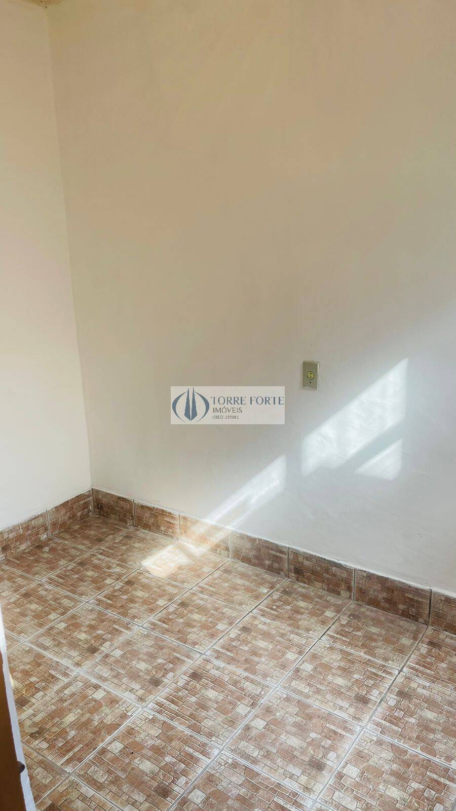 Casa para alugar com 5 quartos, 200m² - Foto 9