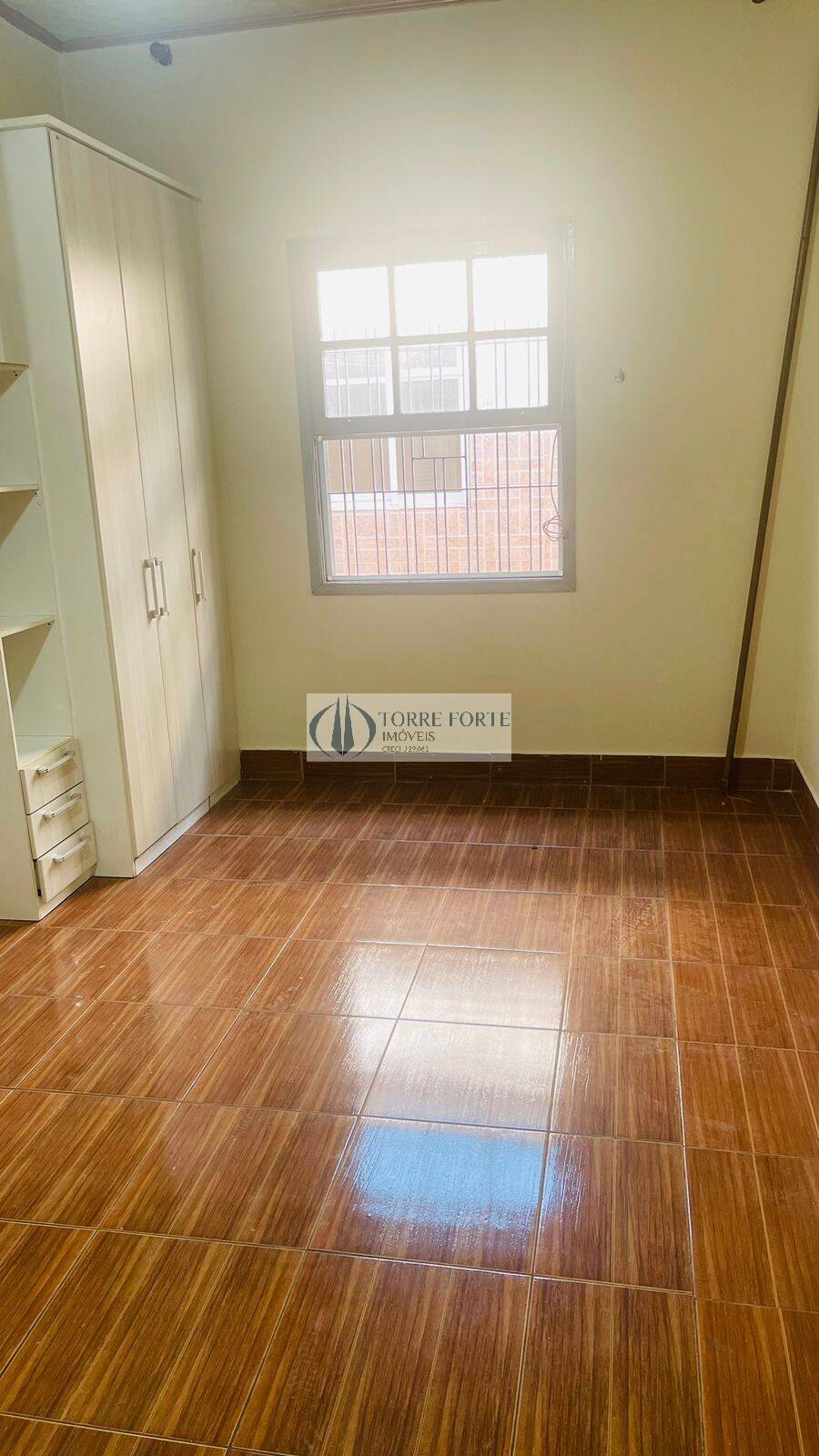 Casa para alugar com 5 quartos, 200m² - Foto 11