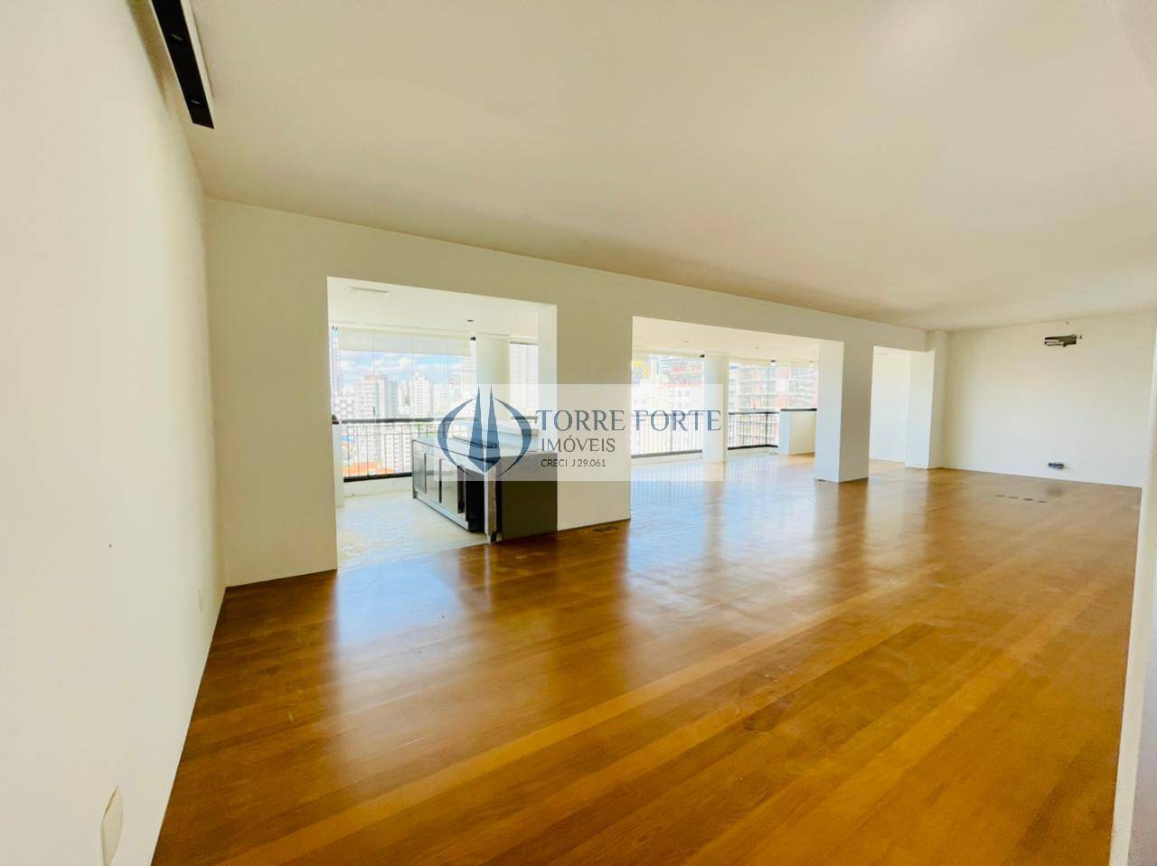 Apartamento para alugar com 3 quartos, 215m² - Foto 4