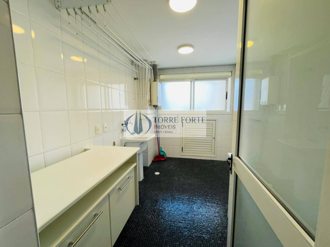 Apartamento para alugar com 3 quartos, 215m² - Foto 5