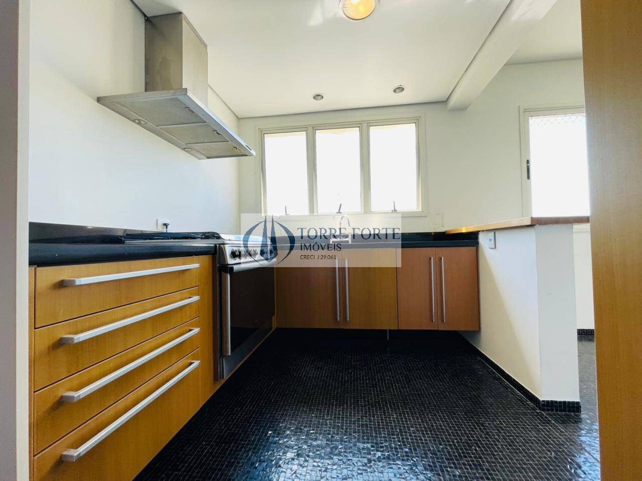 Apartamento para alugar com 3 quartos, 215m² - Foto 8