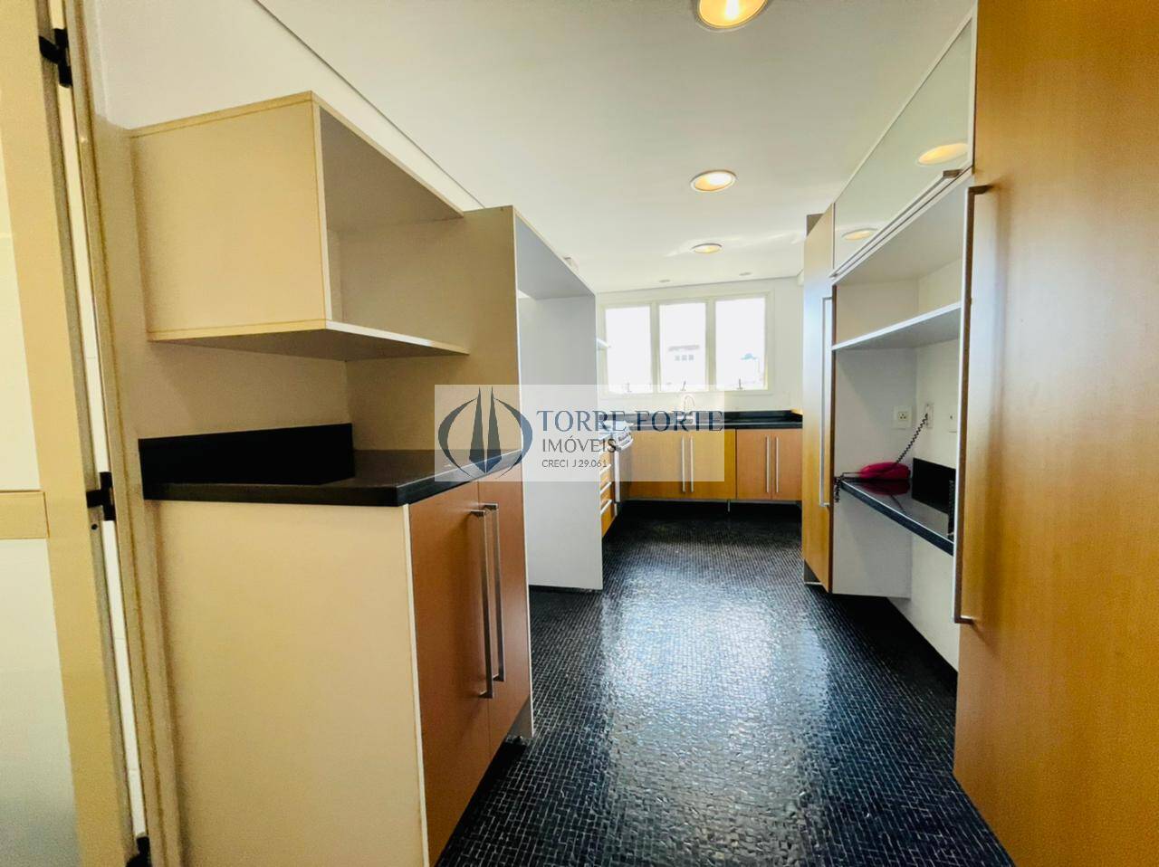 Apartamento para alugar com 3 quartos, 215m² - Foto 11
