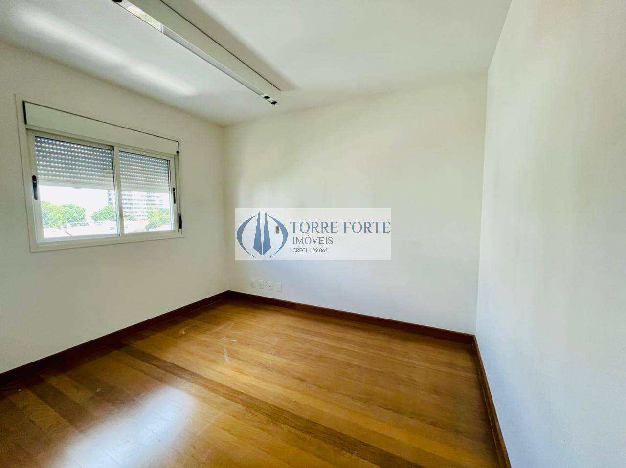 Apartamento para alugar com 3 quartos, 215m² - Foto 15