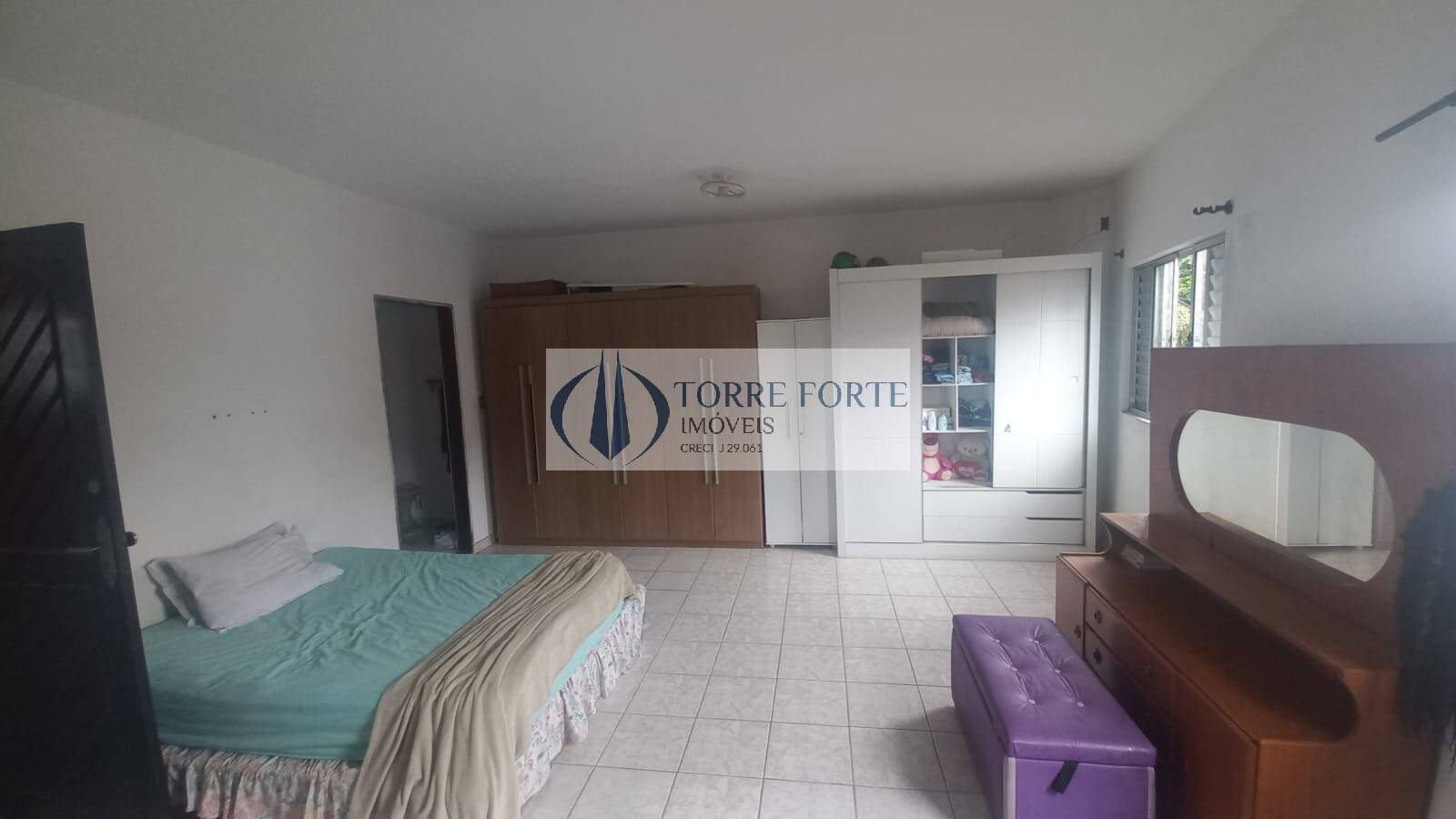 Casa à venda com 5 quartos, 185m² - Foto 32