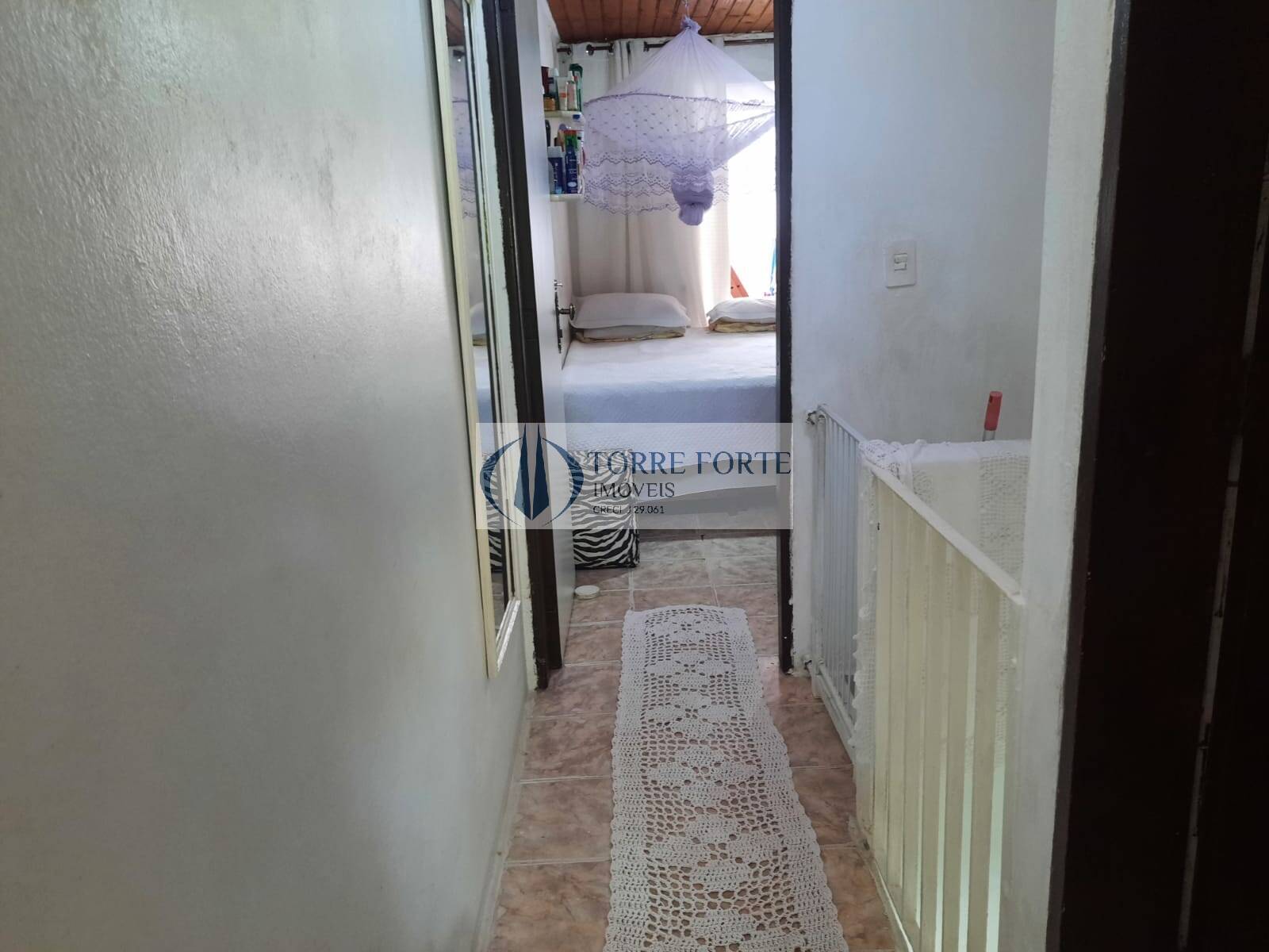 Casa à venda com 2 quartos, 60m² - Foto 11