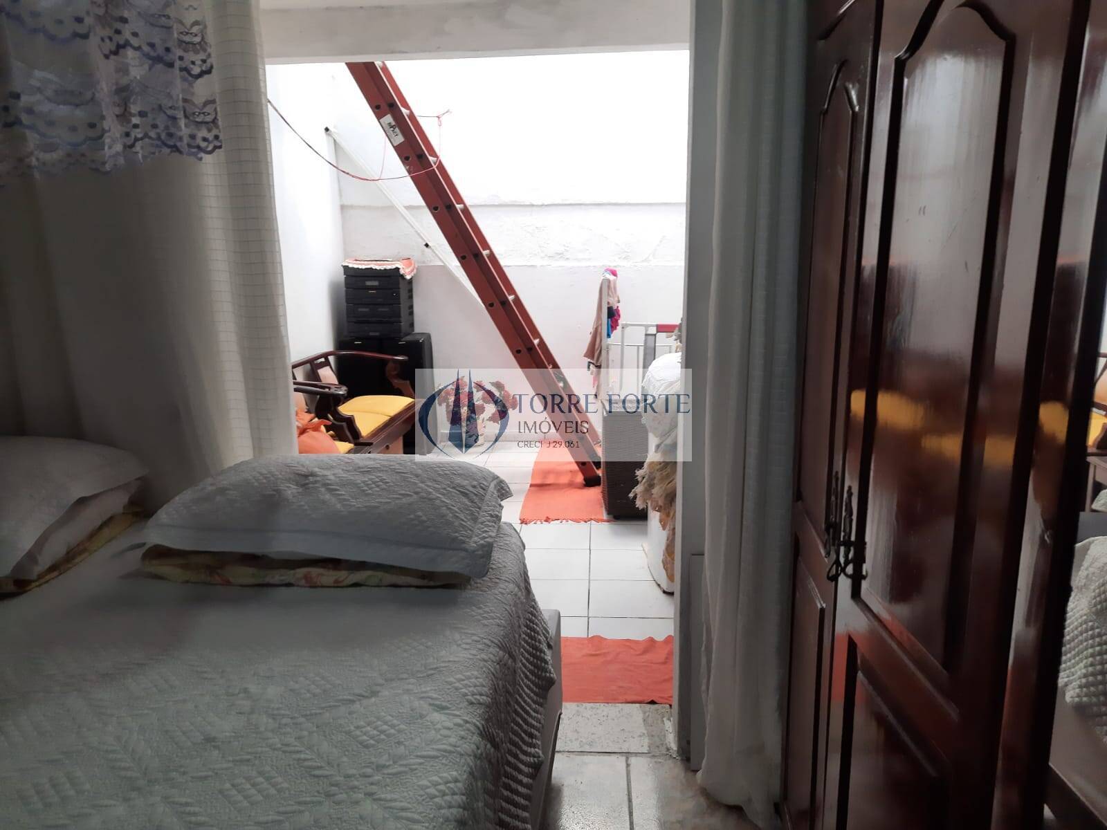 Casa à venda com 2 quartos, 60m² - Foto 8