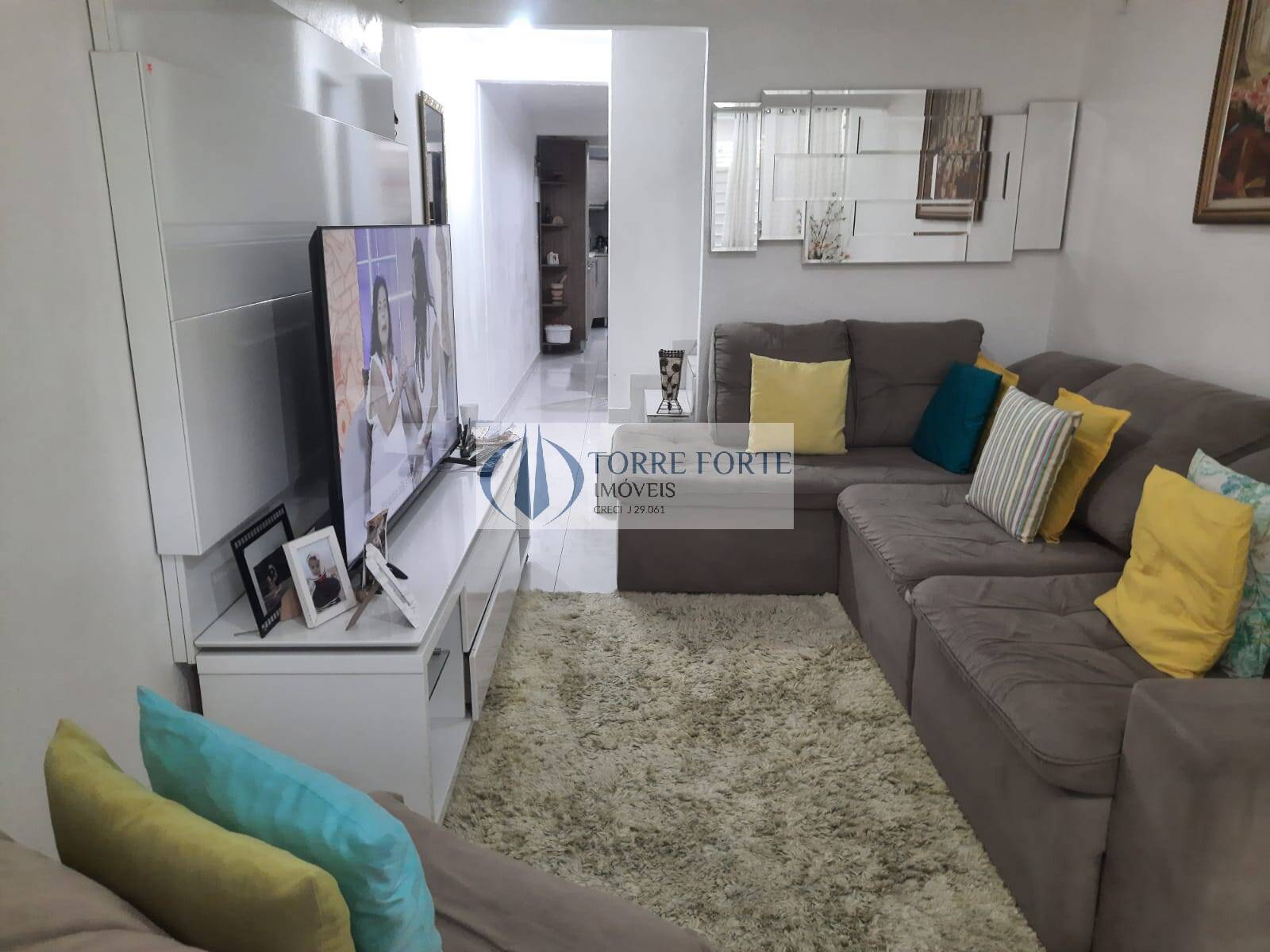 Casa à venda com 2 quartos, 60m² - Foto 2