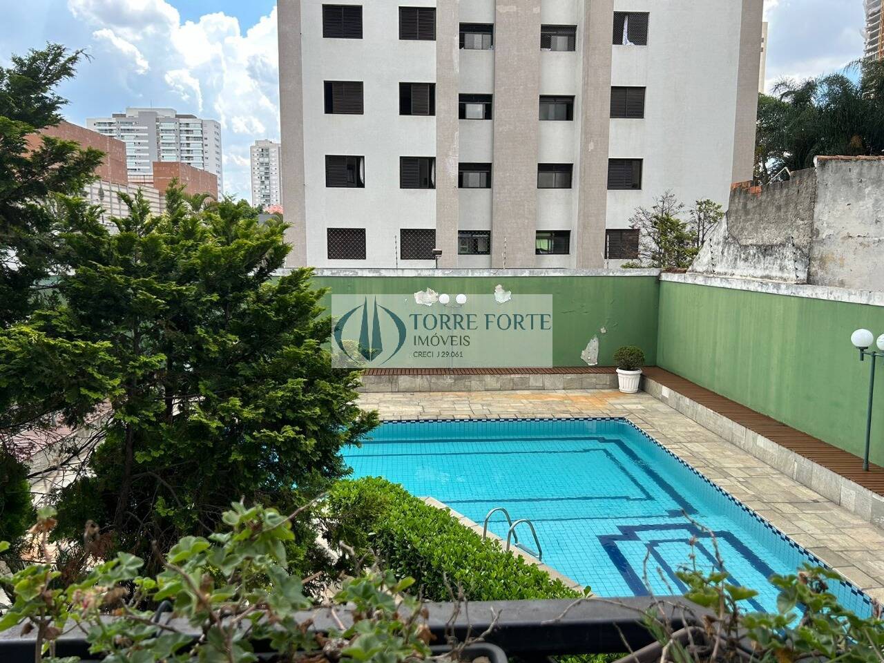 Apartamento à venda com 3 quartos, 186m² - Foto 1