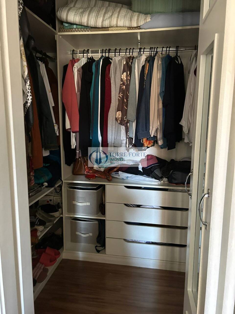 Apartamento à venda com 3 quartos, 186m² - Foto 3