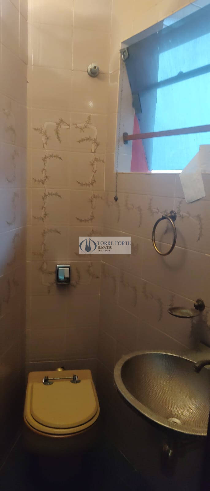 Casa à venda com 4 quartos, 500m² - Foto 2