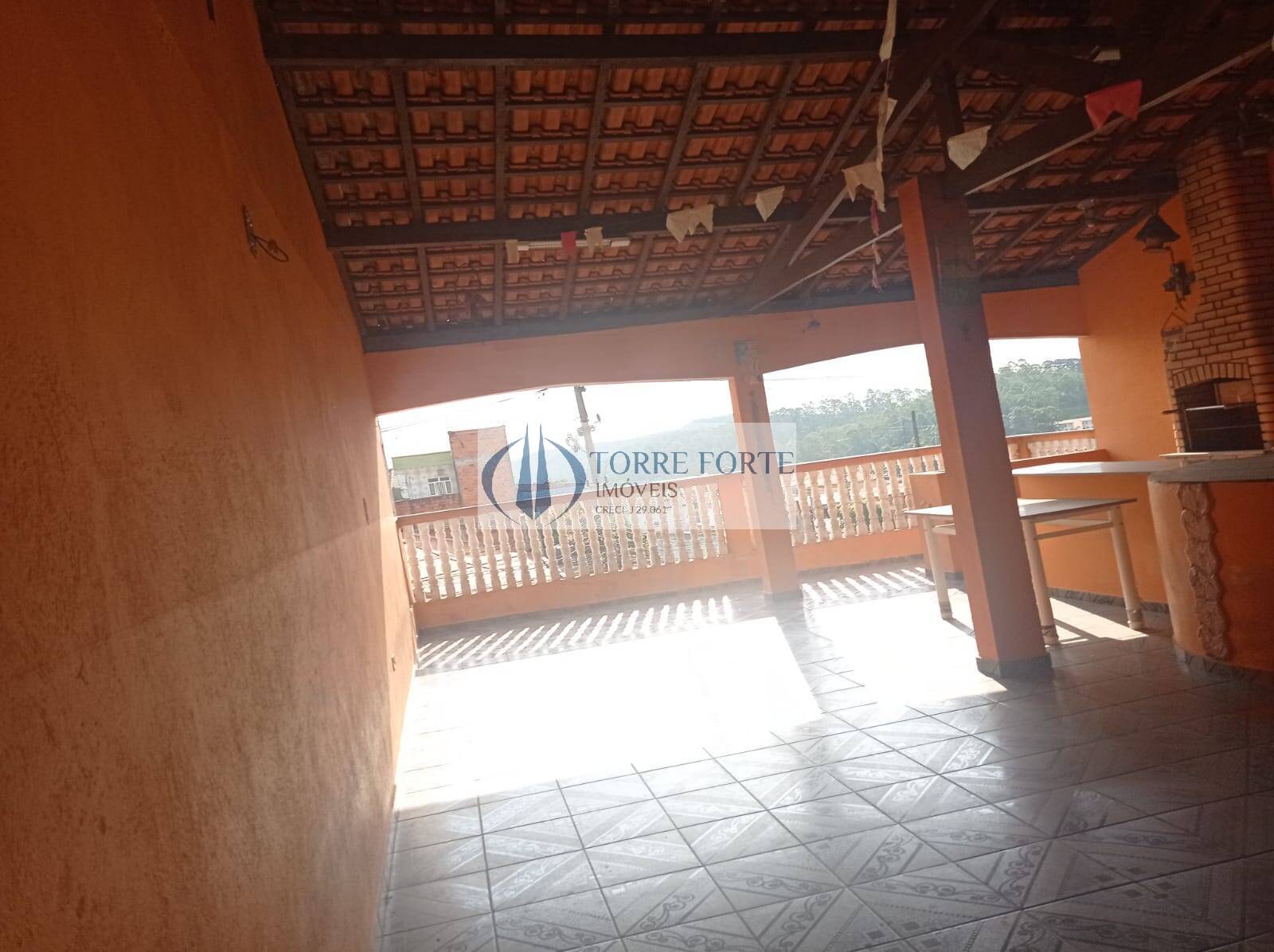 Casa à venda com 4 quartos, 380m² - Foto 1