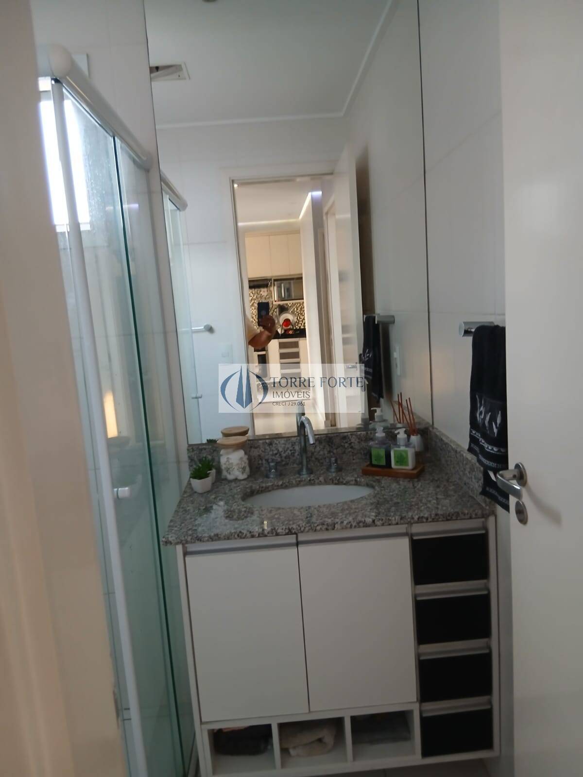 Apartamento à venda com 2 quartos, 66m² - Foto 17