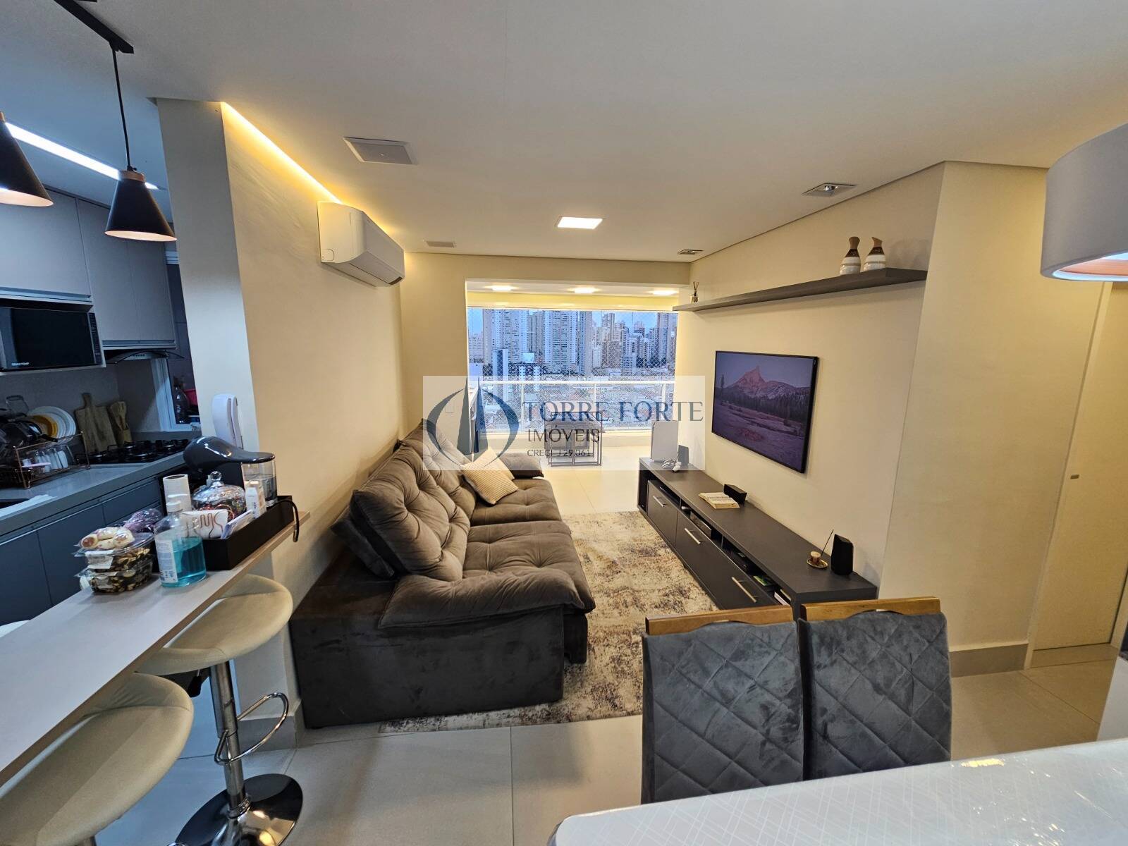Apartamento à venda com 2 quartos, 72m² - Foto 2