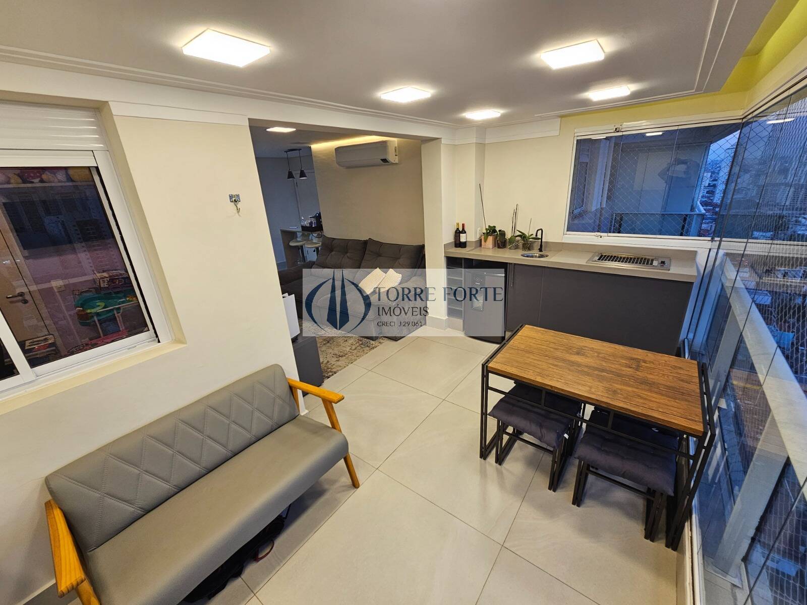 Apartamento à venda com 2 quartos, 72m² - Foto 4