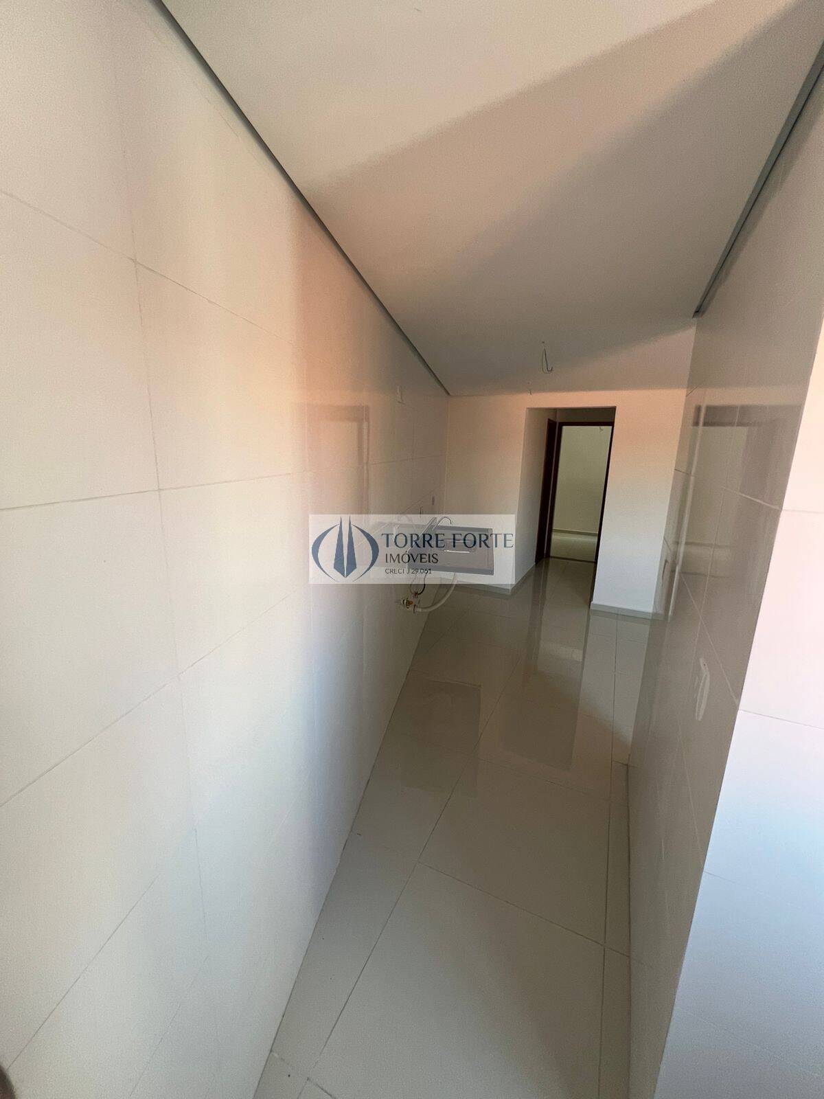 Apartamento à venda com 2 quartos, 39m² - Foto 3