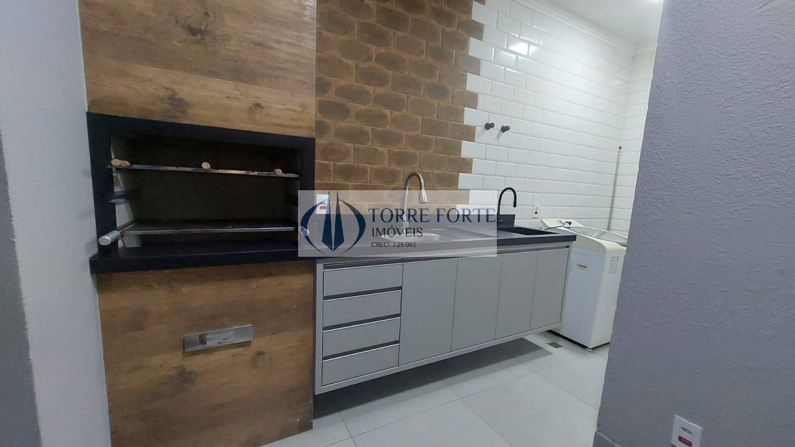 Casa à venda com 3 quartos, 107m² - Foto 1