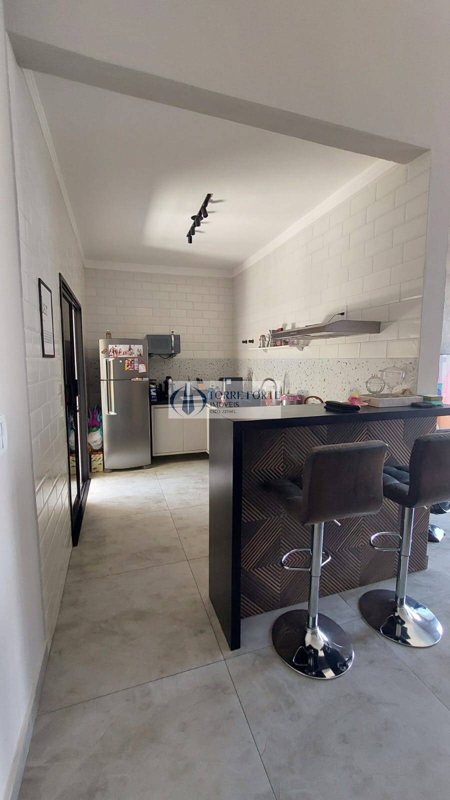 Casa à venda com 3 quartos, 107m² - Foto 4