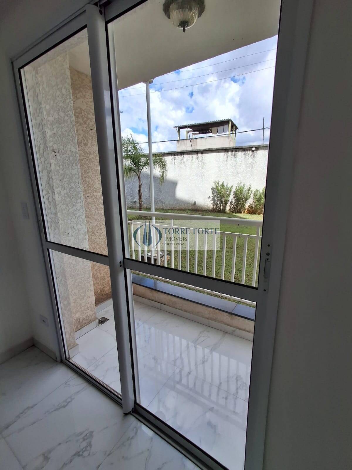 Apartamento à venda com 2 quartos, 50m² - Foto 2