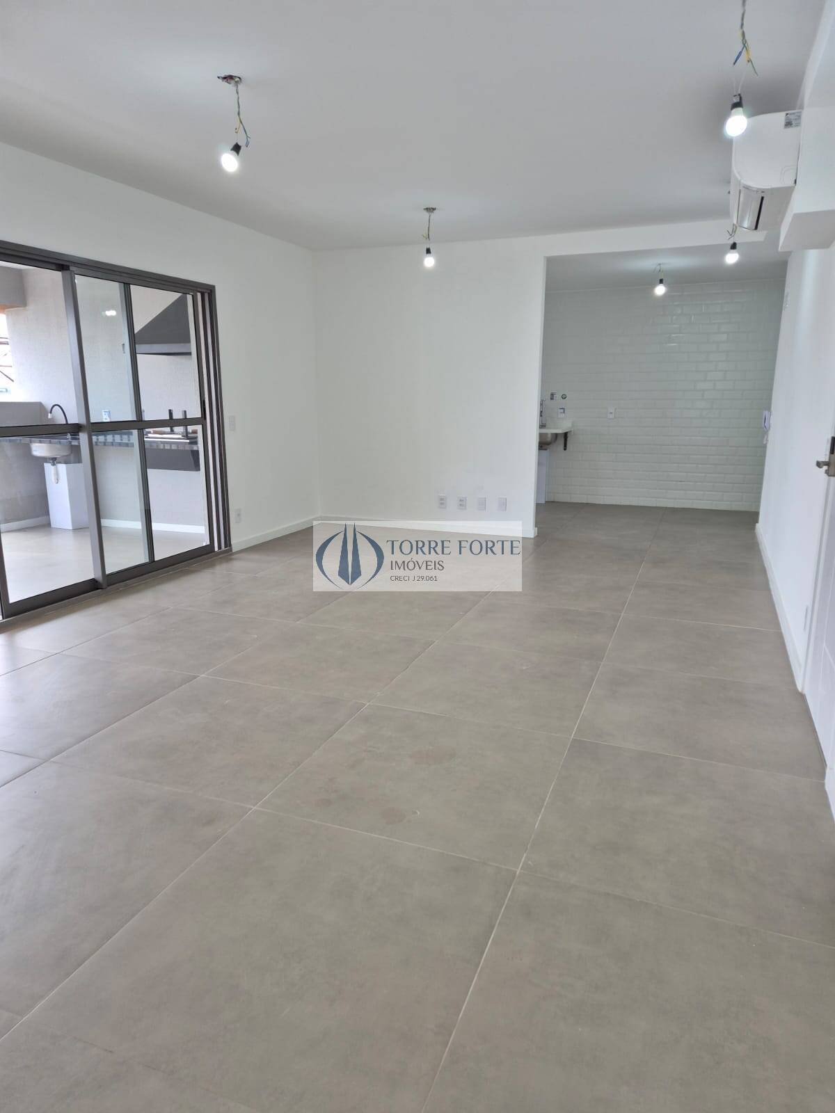 Apartamento à venda com 3 quartos, 139m² - Foto 1