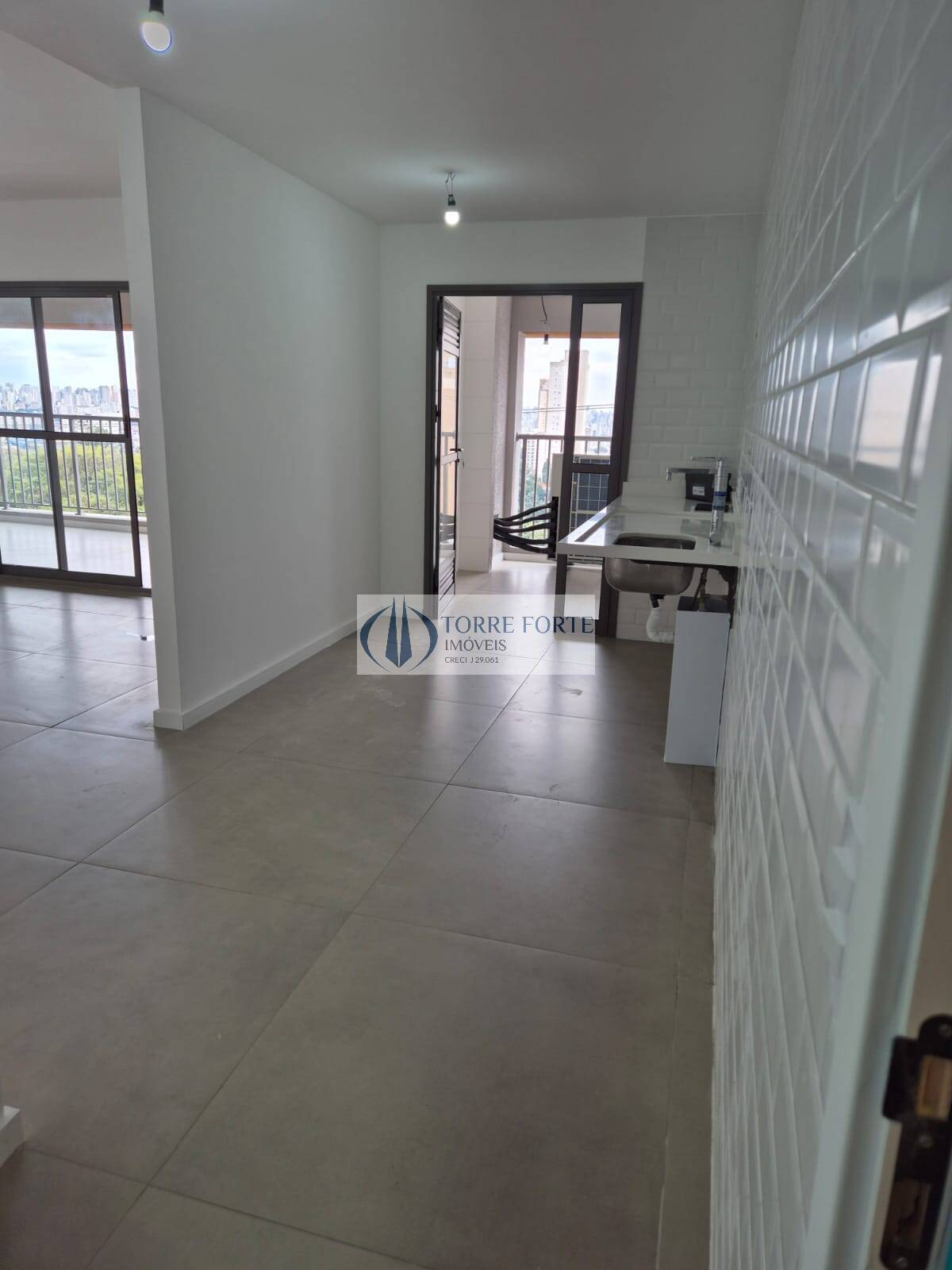 Apartamento à venda com 3 quartos, 139m² - Foto 6