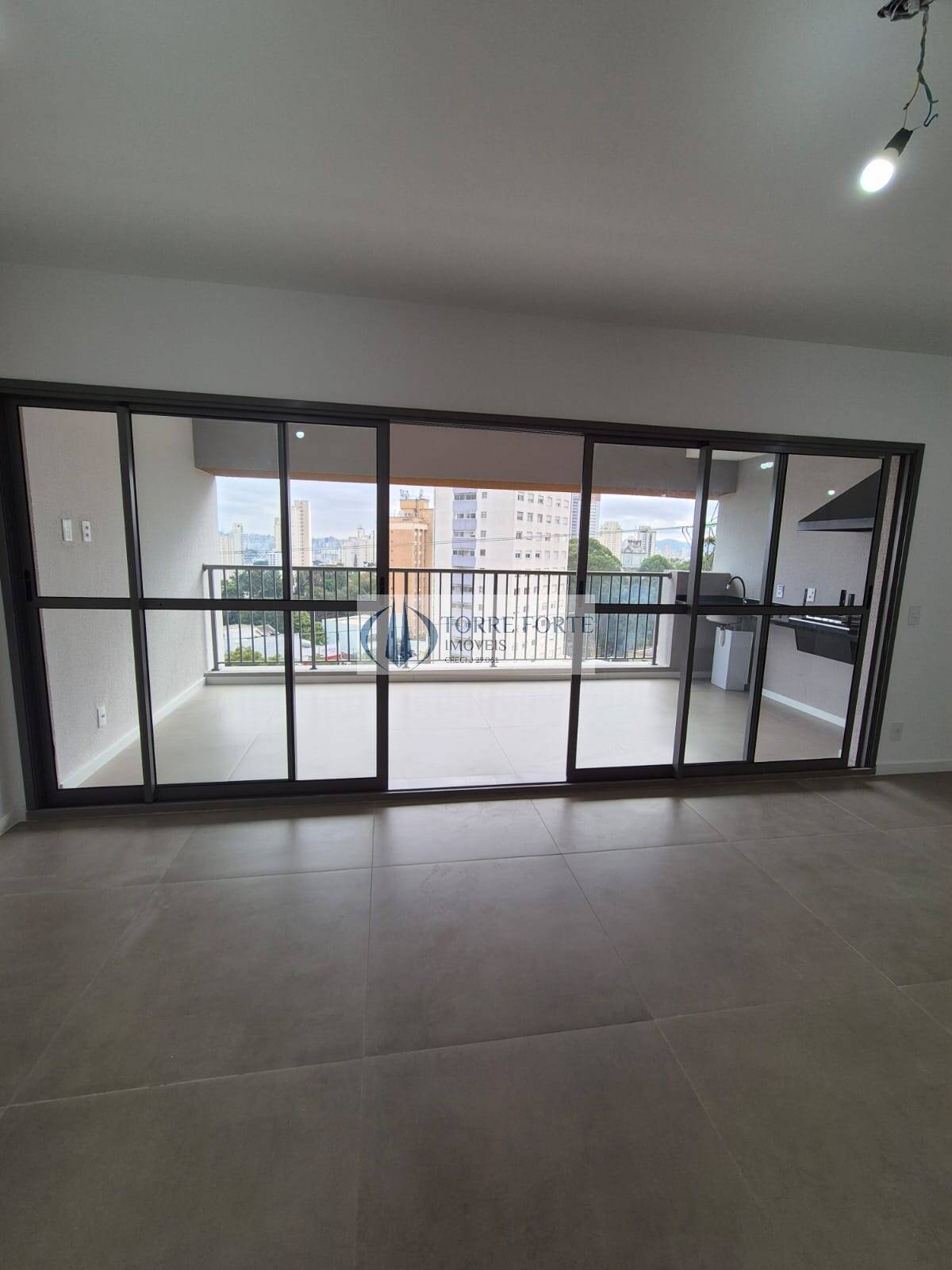 Apartamento à venda com 3 quartos, 139m² - Foto 3
