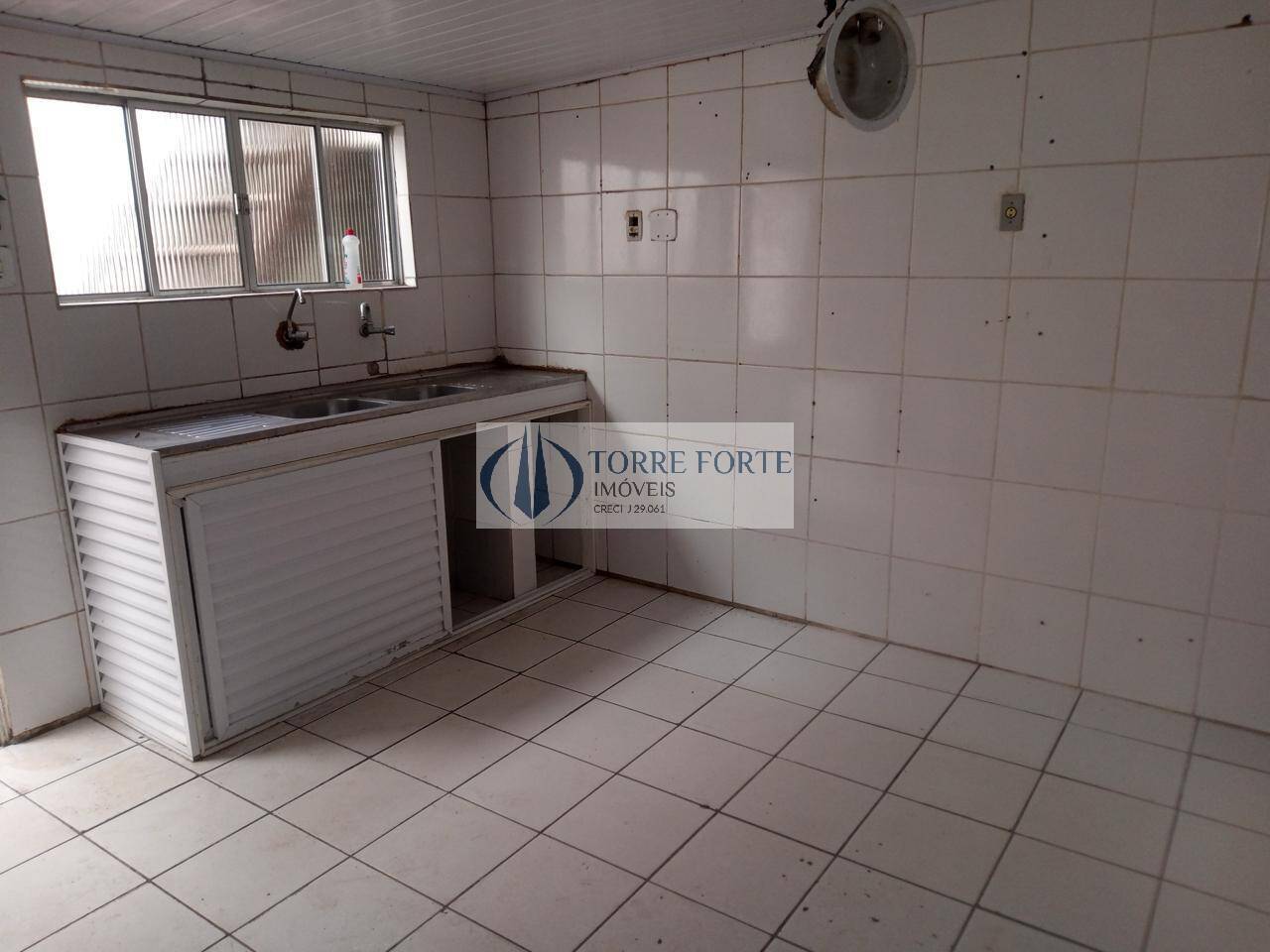 Casa à venda com 3 quartos, 152m² - Foto 1