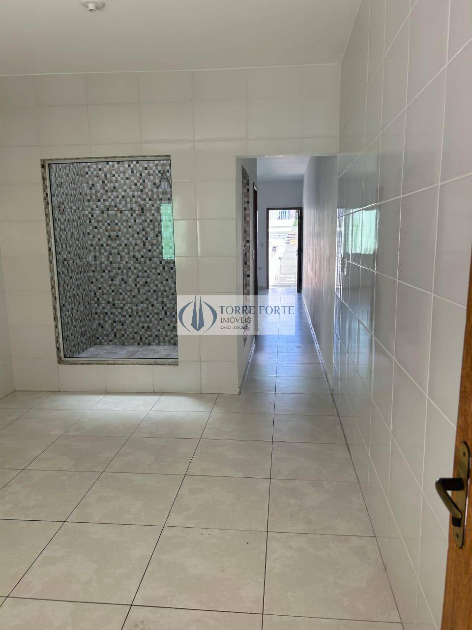 Casa à venda com 3 quartos, 106m² - Foto 1