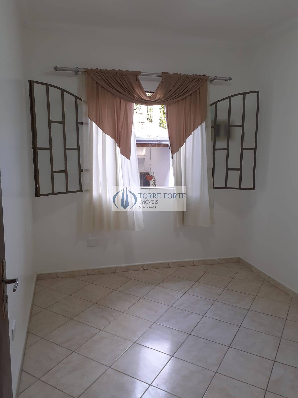 Casa à venda com 4 quartos, 300m² - Foto 12