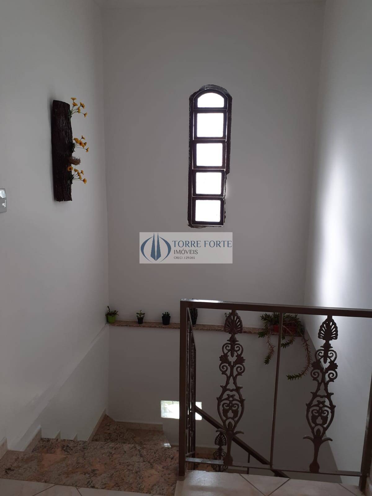 Casa à venda com 4 quartos, 300m² - Foto 9