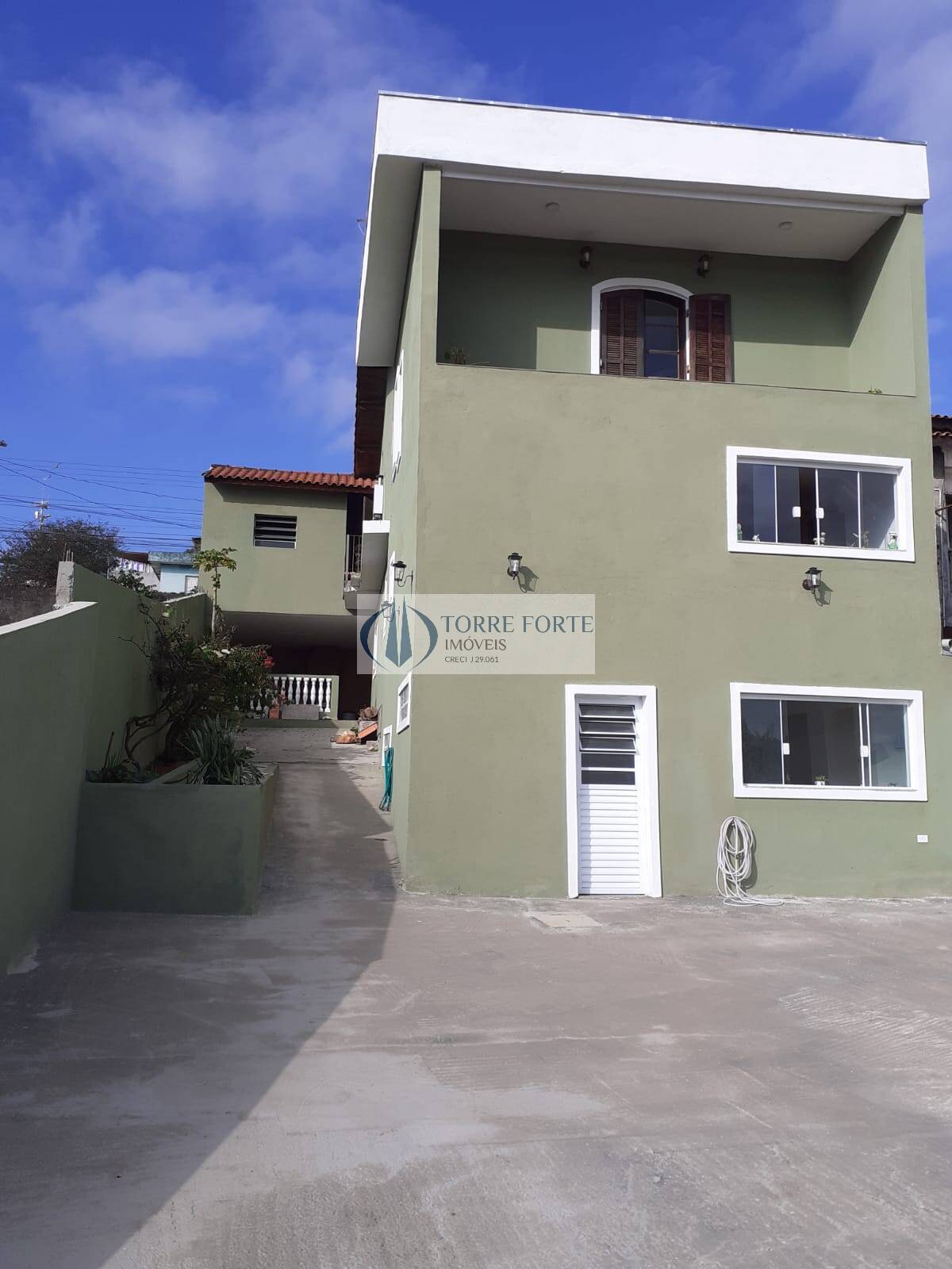 Casa à venda com 4 quartos, 300m² - Foto 1