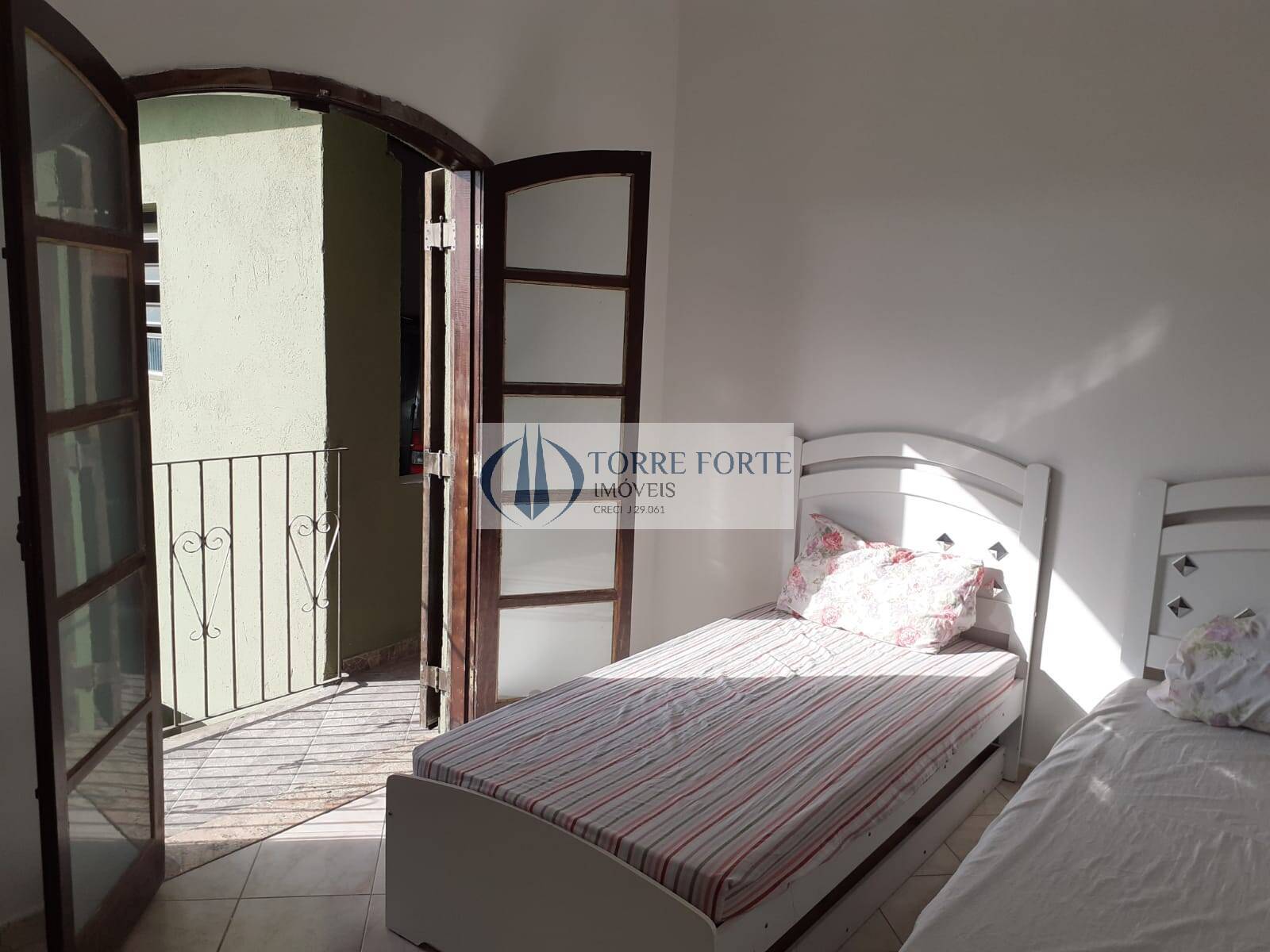 Casa à venda com 4 quartos, 300m² - Foto 13